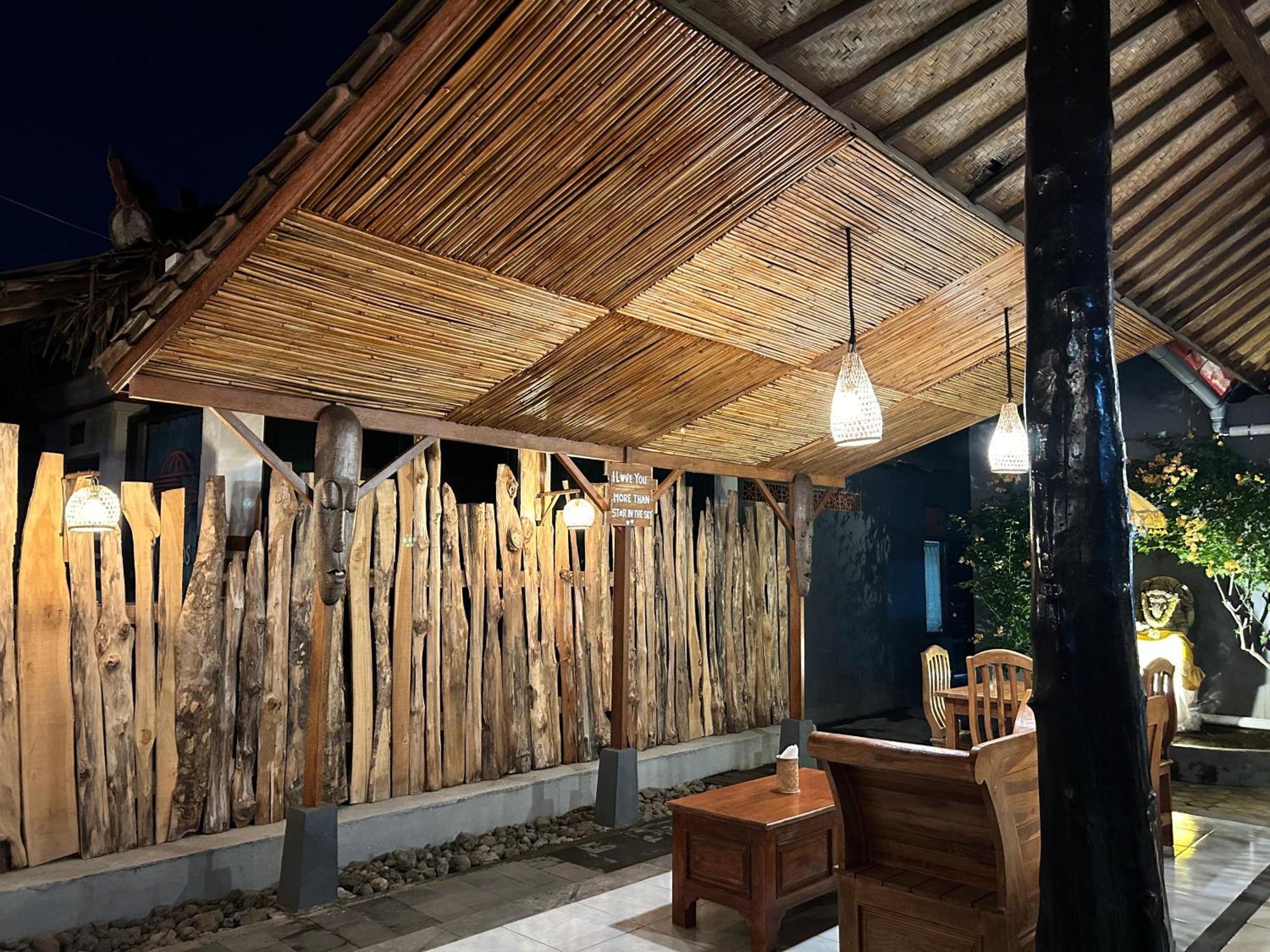 Badini Homestay Pemuteran Buitenkant foto